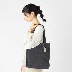 チャーム付きデニムバッグ Mサイズ