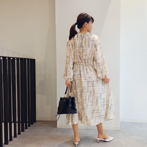 幾何学プリント・エレガントワンピース【75781】