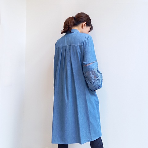 2024　　袖刺繍ロングブラウスデニム【67394】