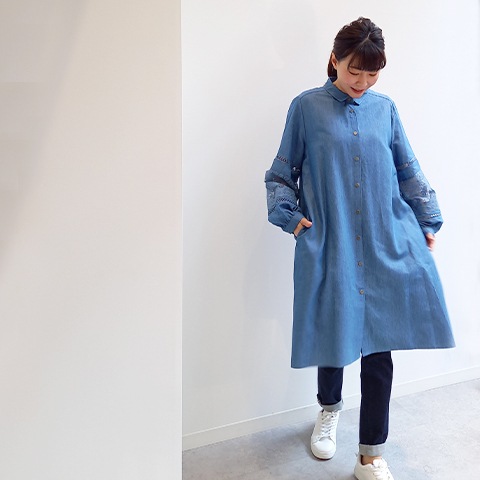 2024　　袖刺繍ロングブラウスデニム【67394】