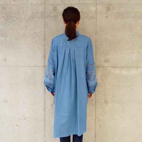 2024　　袖刺繍ロングブラウスデニム【67394】