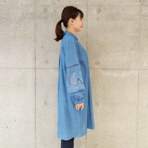 2024　　袖刺繍ロングブラウスデニム【67394】