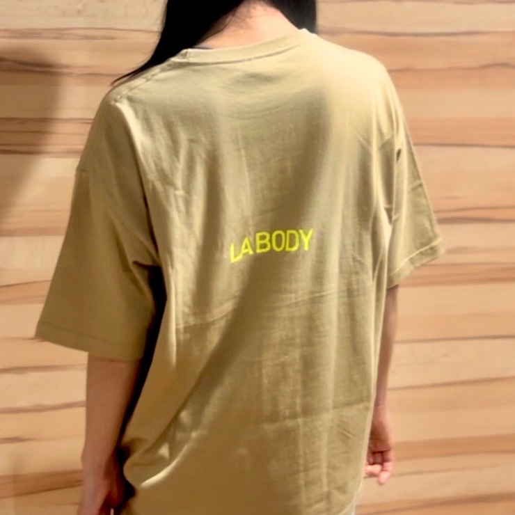 LA BODY 륨ܥǥ ON FLEEK T Ⱦµ  ١  եåȥͥ  ݡ  襬 