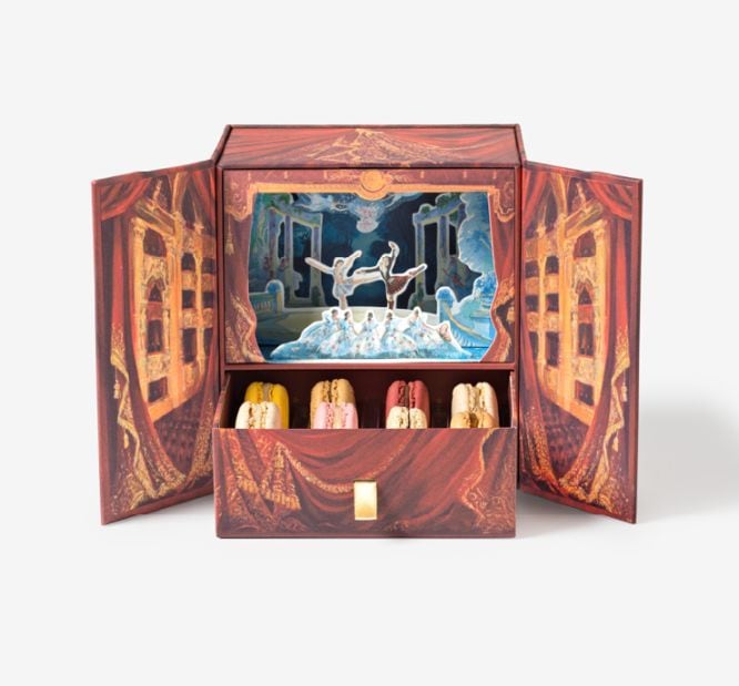 【数量限定】 パリ・オペラ座 with ラデュレ マカロン8個入り