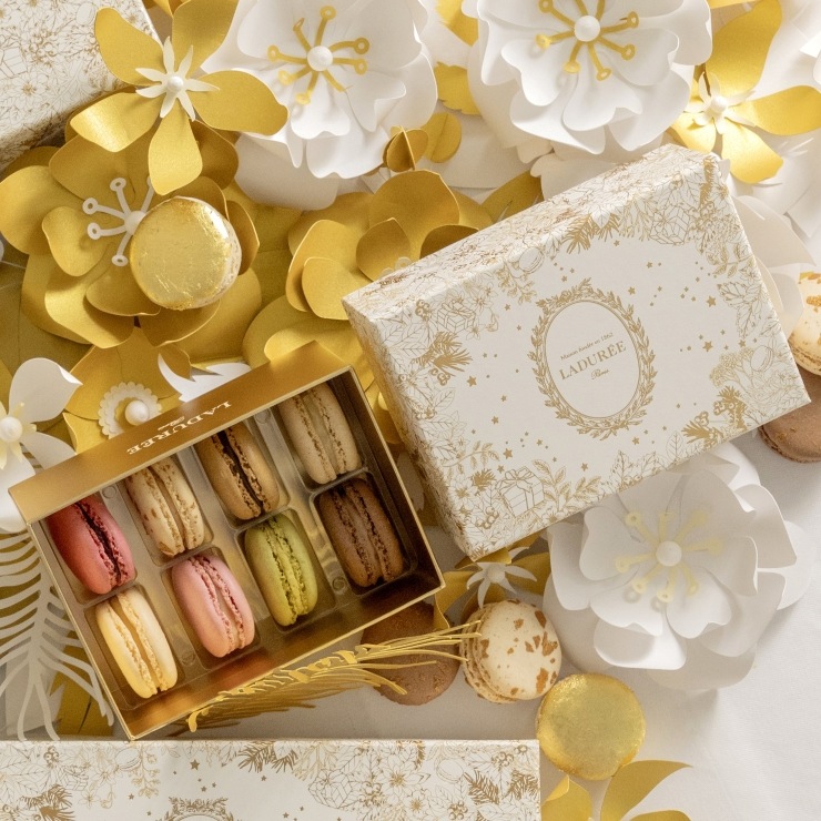 クリスマス2025】マジック・ガーデン マカロン8個入り ｜ラデュレ