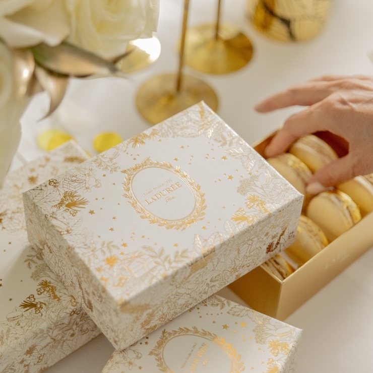 クリスマス2025】マジック・ガーデン マカロン8個入り ｜ラデュレ