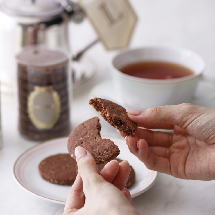 ギフトボックス入り】サブレ・ショコラ・ノワゼット ｜ラデュレ