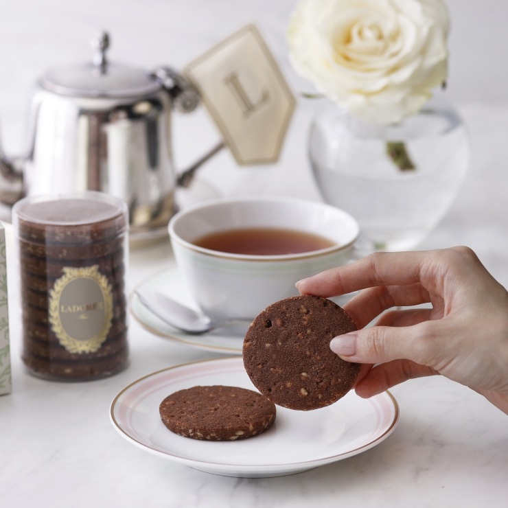 ギフトボックス入り】サブレ・ショコラ・ノワゼット ｜ラデュレ