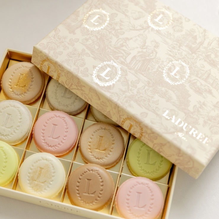 ローズ・プードレ ウジェニー12個入り ｜ラデュレ｜マカロン発祥の