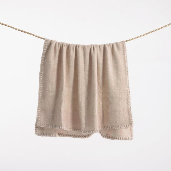 AUGUSTINA �֥�󥱥å�