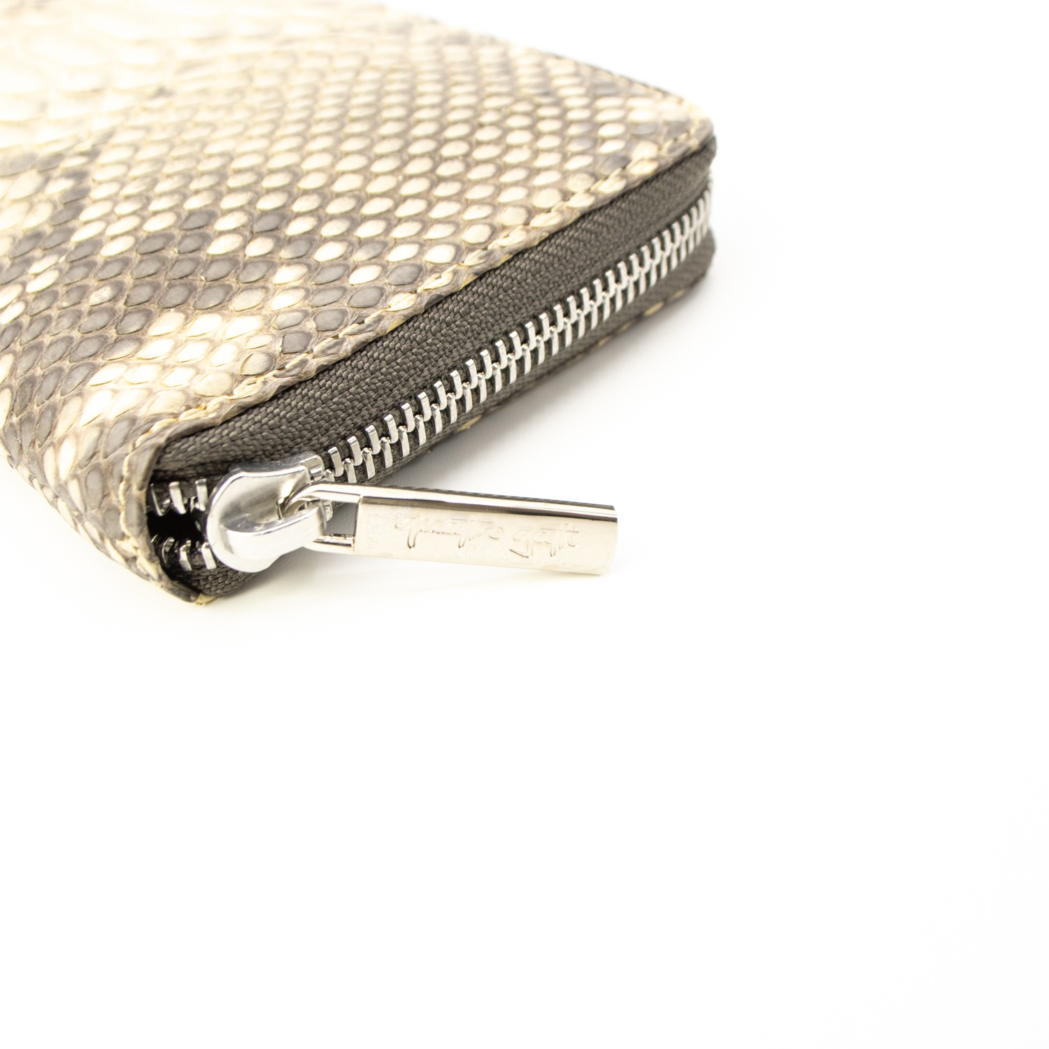 クアトロガッティ 財布 メンズ ダイヤモンドパイソン レザー ラウンドジップ 長財布 QUATTRO GATTI 8176 QTG BEIGE 