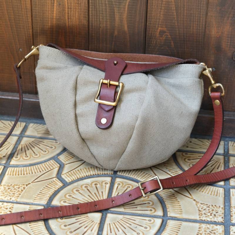 VASCO バスコ キャスバッグ ショルダーバッグ キャメル レザー VASCO バスコ キャスバッグ ショルダーバッグ キャメル レザー