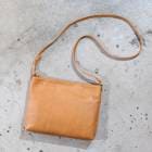 Y'2 LEATHER �磻�ġ��쥶����BG-18-S�ۡ�NATURAL SCAR STEER SACOCHE BAG�� ��CAMEL��ʥ����륹�������ƥ������å���Хå� ���� ������