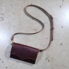 ART BROWN �����ȥ֥饦���VGC00075AB�ۡڥ����२������ ������åȥХå��ۢ�BURGUNDY�� ���� ��� ���� �������� ��13cm x ��20cm x ��3.5cm