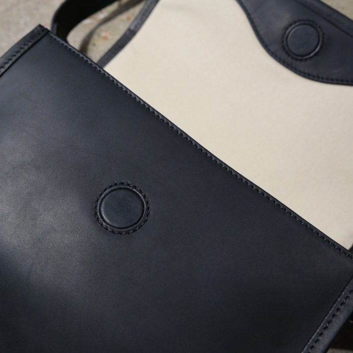 MOTO LEATHER��BAG72�� ��OILED COW LEATHER FLAP MINI SHOULDER BAG�ۥ�����ɥ����쥶���ե�åץߥ˥��������Хå� ���� ����С�������� 925