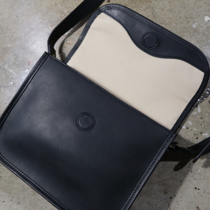 MOTO LEATHER��BAG72�� ��OILED COW LEATHER FLAP MINI SHOULDER BAG�ۥ�����ɥ����쥶���ե�åץߥ˥��������Хå� ���� ����С�������� 925
