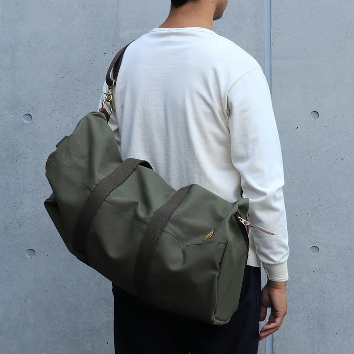 TROPHY CLOTHING �ȥ��ե������������󥰡�TR-B29L�ۡ�Road Trip Bag�ۢ�Large������ɥȥ�åץХå� 8������ �쥶�� �ܥ��ȥ�Хå�