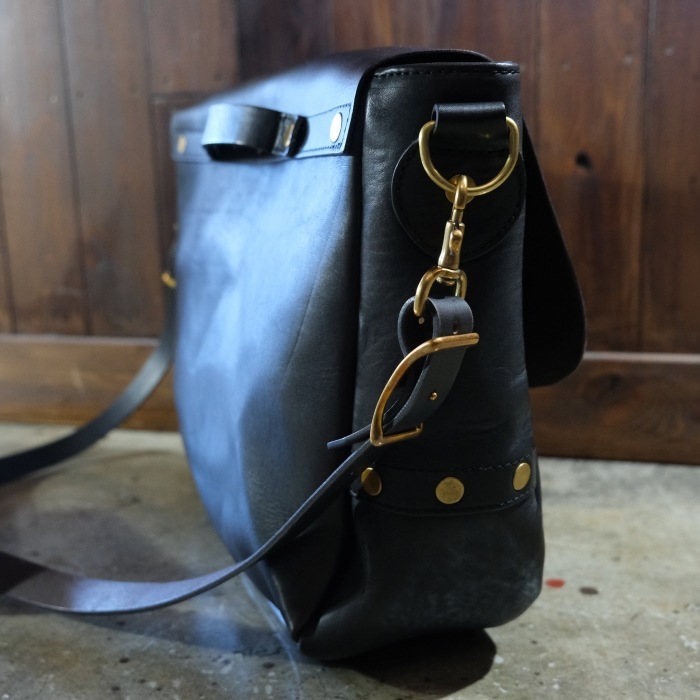 VASCO ����������VS-248L�ۡ�LEATHER POSTMAN SHOULDER BAG -LARGE�ۢ�PLANE�� �ݥ��ȥޥ󥷥������Хå� ɱϩ���쥶�� ������ MADE IN JAPAN ������
