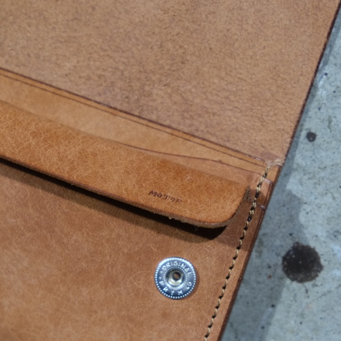 MOTOR �⡼������RLW8R�ۡ�TRACKER��S  MIDDLE WALLET�ۢ㥤���ꥢ��Х��å��� ���� ����С�������� �ߥɥ�ȥ�å���������å� ����