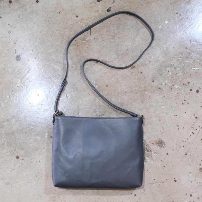 Y'2 LEATHER 磻ġ쥶BG-18ۡNATURAL SCAR HORSE SACOCHE BAG GRAYʥ륹ۡåХå ϳ 