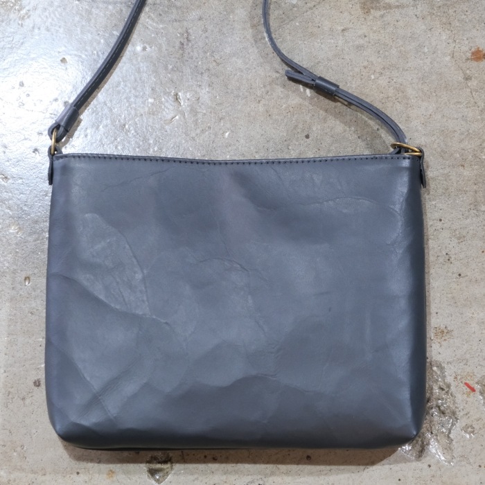 Y'2 LEATHER 磻ġ쥶BG-18ۡNATURAL SCAR HORSE SACOCHE BAG GRAYʥ륹ۡåХå ϳ 