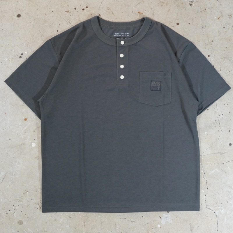 TROPHY CLOTHING ȥե󥰡TE-19ۡ"MONOCHROME" RD Henley TeeۥΥإ꡼T إ꡼ͥå  ⵡǽǺ MADE IN JAPAN