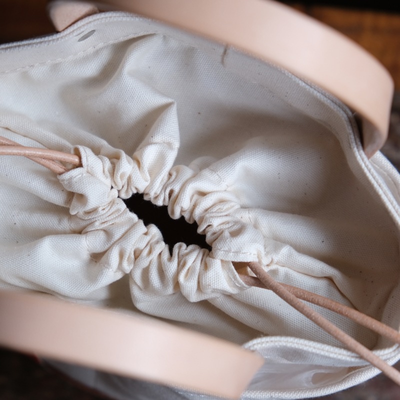 Butler Verner Sails �Хȥ顼�С��ʡ������륺��JA-2912�ۡڥ⡼��ɥ쥶���ġ���Хå��ۥϥ�ɥХå� ���巿 19��14.5��14.5cm �����Х� ����  ������