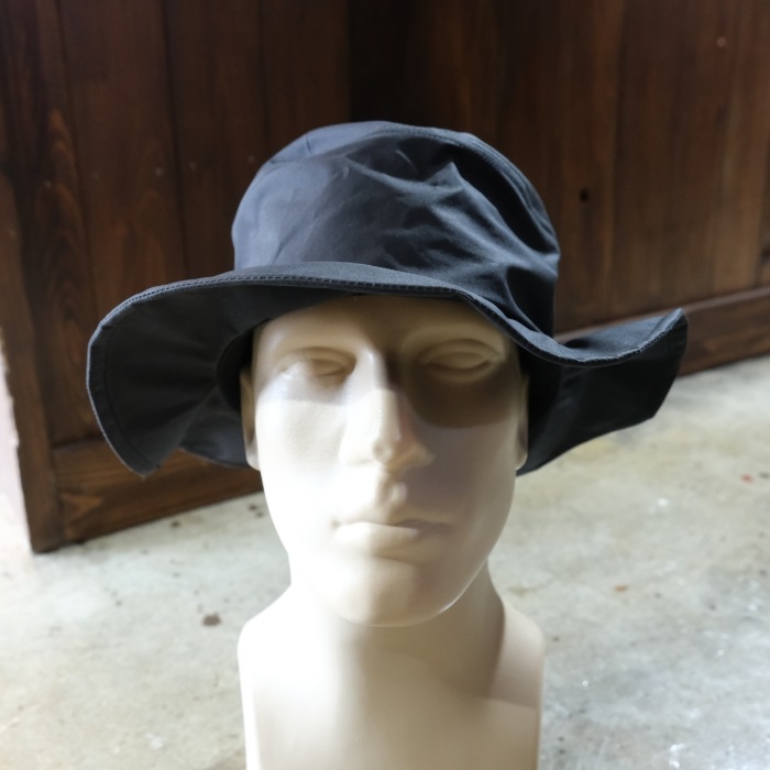BLACK SIGN �֥�å��������BSFC-25901�ۡ�Oiled Cotton Swindler Hat -Long Brim-�ۥ�����ɥ��åȥ󥹥�����ɥ顼�ϥå� British Millerain�� COTTON100%
