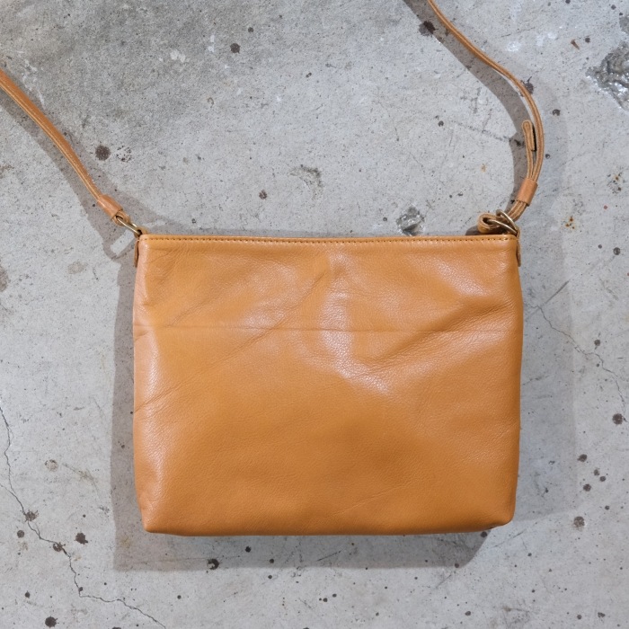 Y'2 LEATHER �磻�ġ��쥶����BG-18-S�ۡ�NATURAL SCAR STEER SACOCHE BAG�� ��CAMEL��ʥ����륹�������ƥ������å���Хå� ���� ������