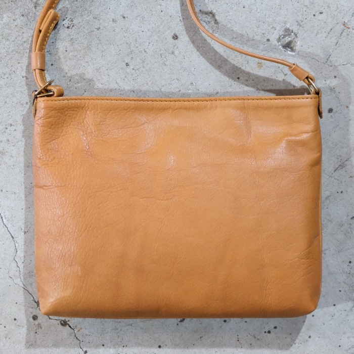 Y'2 LEATHER �磻�ġ��쥶����BG-18-S�ۡ�NATURAL SCAR STEER SACOCHE BAG�� ��CAMEL��ʥ����륹�������ƥ������å���Хå� ���� ������