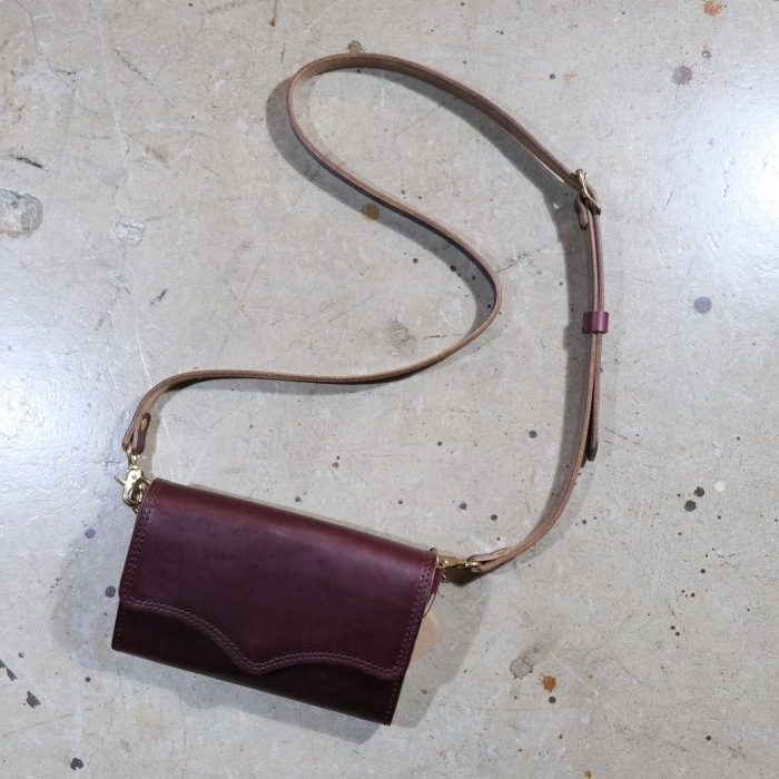 ART BROWN �����ȥ֥饦���VGC00075AB�ۡڥ����२������ ������åȥХå��ۢ�BURGUNDY�� ���� ��� ���� �������� ��13cm x ��20cm x ��3.5cm