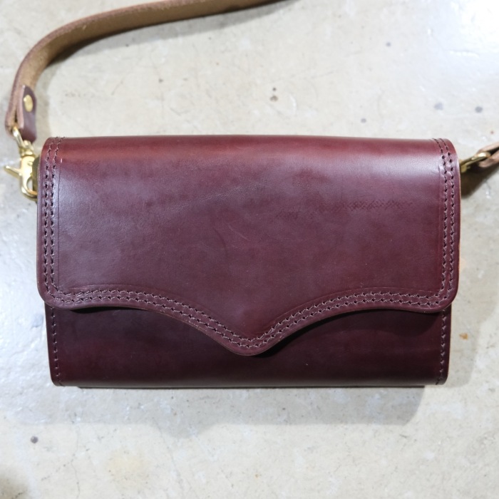 ART BROWN �����ȥ֥饦���VGC00075AB�ۡڥ����२������ ������åȥХå��ۢ�BURGUNDY�� ���� ��� ���� �������� ��13cm x ��20cm x ��3.5cm