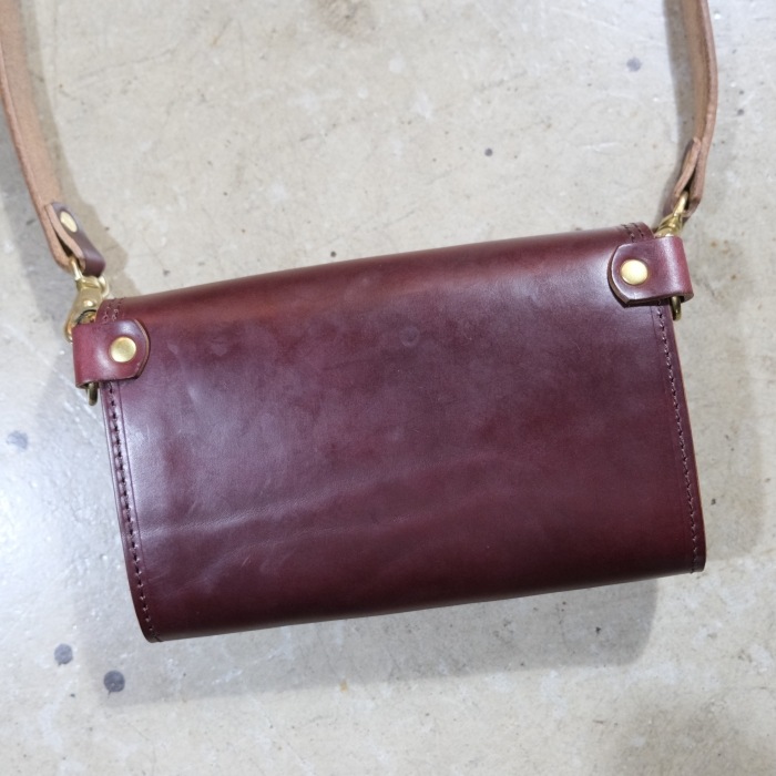 ART BROWN �����ȥ֥饦���VGC00075AB�ۡڥ����२������ ������åȥХå��ۢ�BURGUNDY�� ���� ��� ���� �������� ��13cm x ��20cm x ��3.5cm