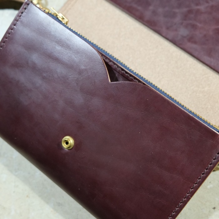 ART BROWN �����ȥ֥饦���VGC00075AB�ۡڥ����२������ ������åȥХå��ۢ�BURGUNDY�� ���� ��� ���� �������� ��13cm x ��20cm x ��3.5cm