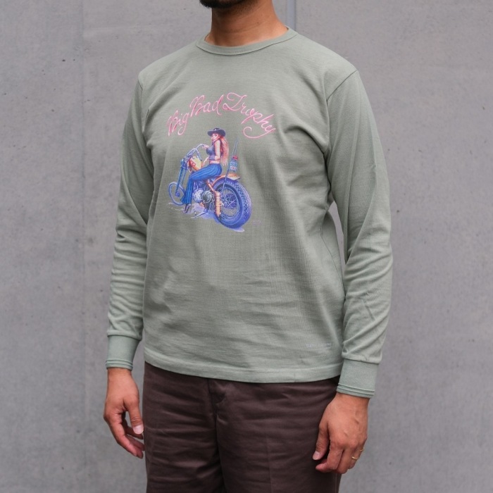 TROPHY CLOTHING �ȥ��ե������������󥰡�TR26SS-215�ۡ�Big Bad Trophy OD L/S Tee�ۥץ���T����� �����ᥪ�ꥸ�ʥ�ܥǥ� ���åȥ�100�� ������