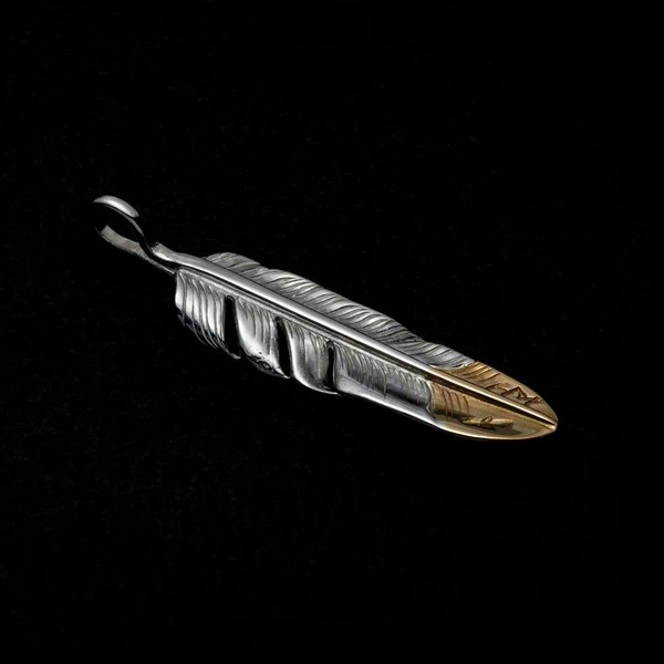 MOTOR NEW VINTAGE ⡼FT-05LۡFEATHER PENDANT (18K GOLD ACCENT) ۢMEDIUMե() MOTO LEATHER 
