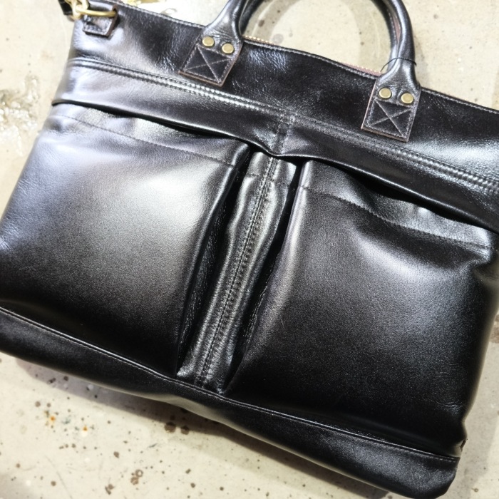 Y'2 LEATHER �磻�ġ��쥶�� ��BG-20�ۡ�ANILINE STEER HELMET BAG�ۢ�BLACK(TEA-CORE)�䥹�ƥ��ϥ��ɥإ��åȥХå� ���˥�󥹥ƥ� ���� ������