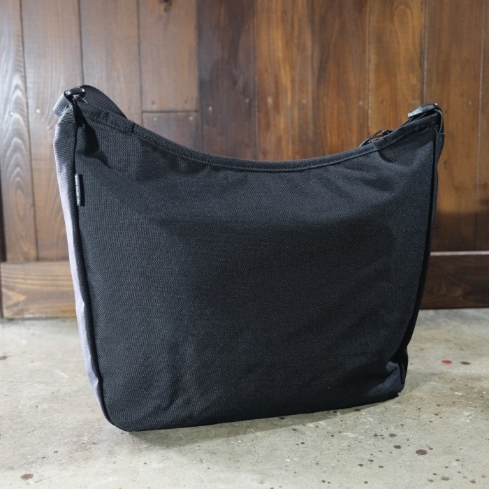 BLUCO �֥륳��157-71-015�ۡ�BURIC NYLON SHOULDER BAG�ۥ֥�å��ʥ����󥷥������Хå� 350��310��90  (mm) 10L