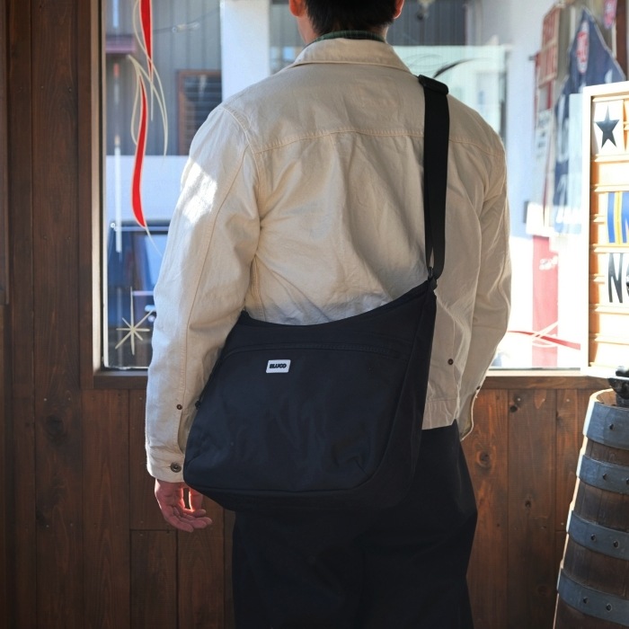 BLUCO �֥륳��157-71-015�ۡ�BURIC NYLON SHOULDER BAG�ۥ֥�å��ʥ����󥷥������Хå� 350��310��90  (mm) 10L