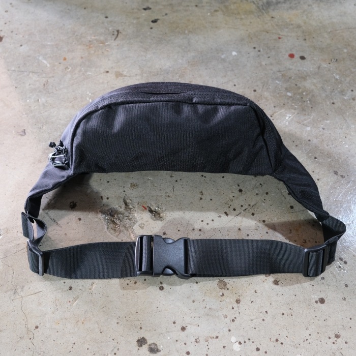 BLUCO �֥륳��157-71-014�ۡ�BURIC NYLON BODY BAG�ۥ֥�å��ʥ�����ܥǥ��Хå� 300��160��10(mm) 5L
