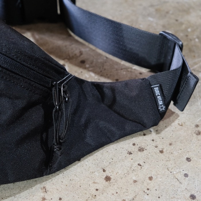 BLUCO �֥륳��157-71-014�ۡ�BURIC NYLON BODY BAG�ۥ֥�å��ʥ�����ܥǥ��Хå� 300��160��10(mm) 5L