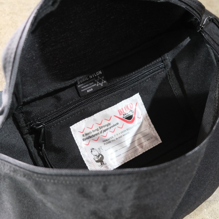 BLUCO �֥륳��157-71-014�ۡ�BURIC NYLON BODY BAG�ۥ֥�å��ʥ�����ܥǥ��Хå� 300��160��10(mm) 5L