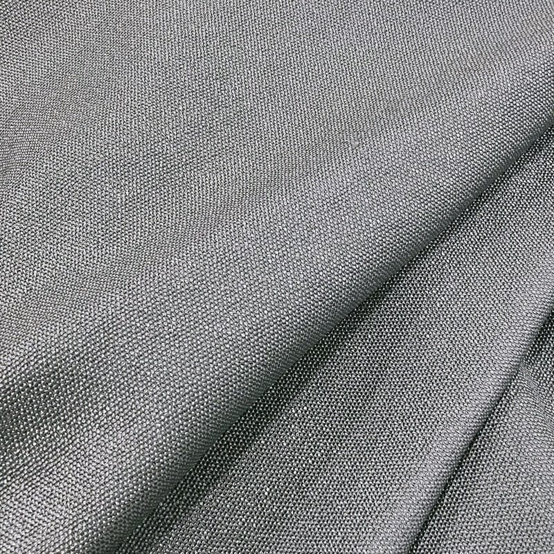 光沢感がモダンな印象を演出するシンプルな無地遮光1級カーテン【SI