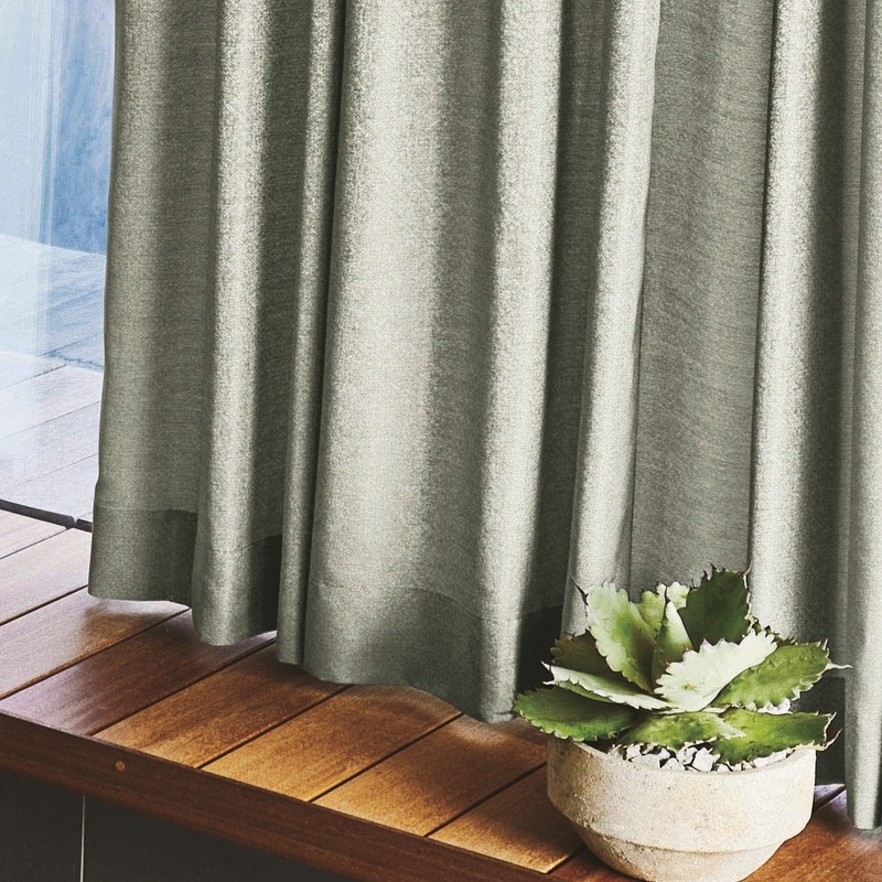 ○新商品 | 〈防炎〉星粒が煌めくような奥深い光沢感のあるドレープ