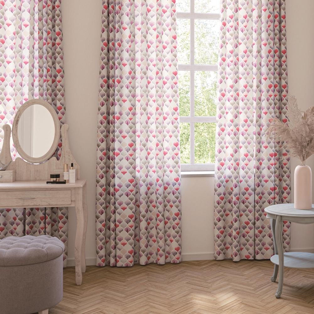 モダンなタイルデザインでお部屋に遊び心を。ピンクタイル柄の非遮光