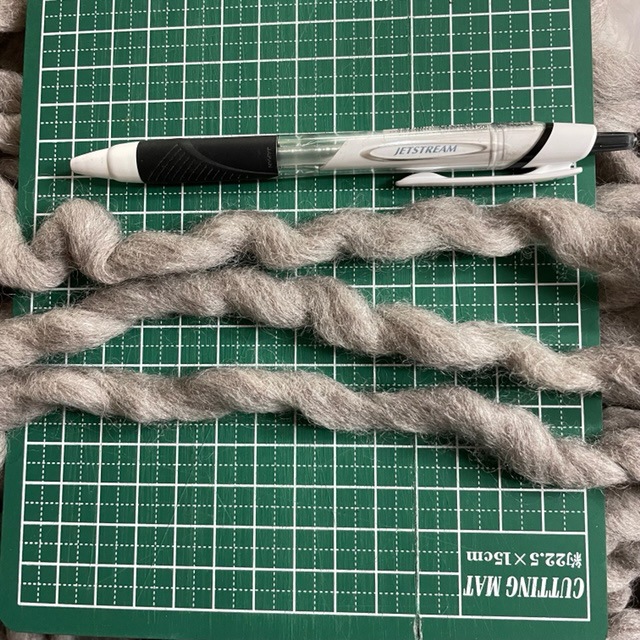 チャンキー糸　100ｇ ＜手織り 紡ぎ 染め 糸 ウール＞