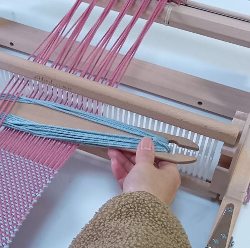 ラ・メール「卓上手織りアドバイザー」通信講座　テキスト＆糸セット　　　 ＜卓上 手織り 通信教育 講座 織物＞