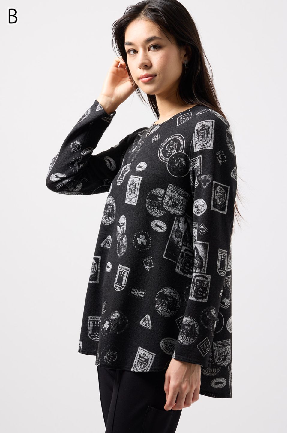 【未使用品】伊太利屋　イタリヤ　ラモーダゴジ　ハイネック ジップ　ジャケット 未使用品】伊太利屋 イタリヤ ラモーダゴジ ハイネック ジップ