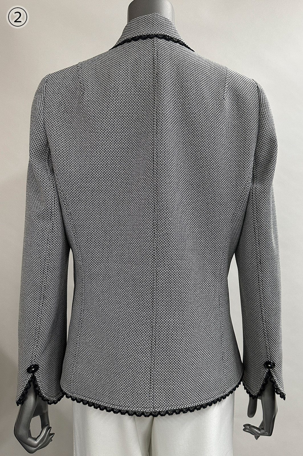 【未使用品】伊太利屋　イタリヤ　ラモーダゴジ　ハイネック ジップ　ジャケット 未使用品】伊太利屋 イタリヤ ラモーダゴジ ハイネック ジップ