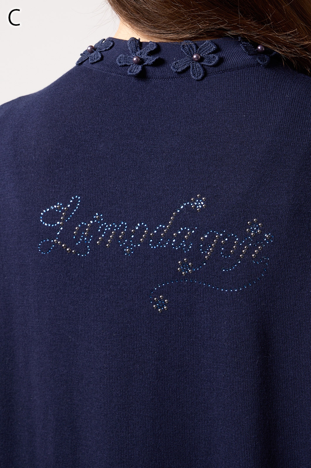 伊太利屋のラインストーンボタンと猫ボタンのカーディガン11号 伊太利屋のラインストーンボタンと猫ボタンのカーディガン11号